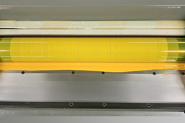 03. 版胴にインキと水を着ける